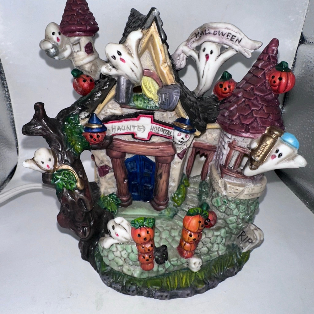 Vintage 1997 Halloween Haunted Hospital Porcelain Lighted Decoration